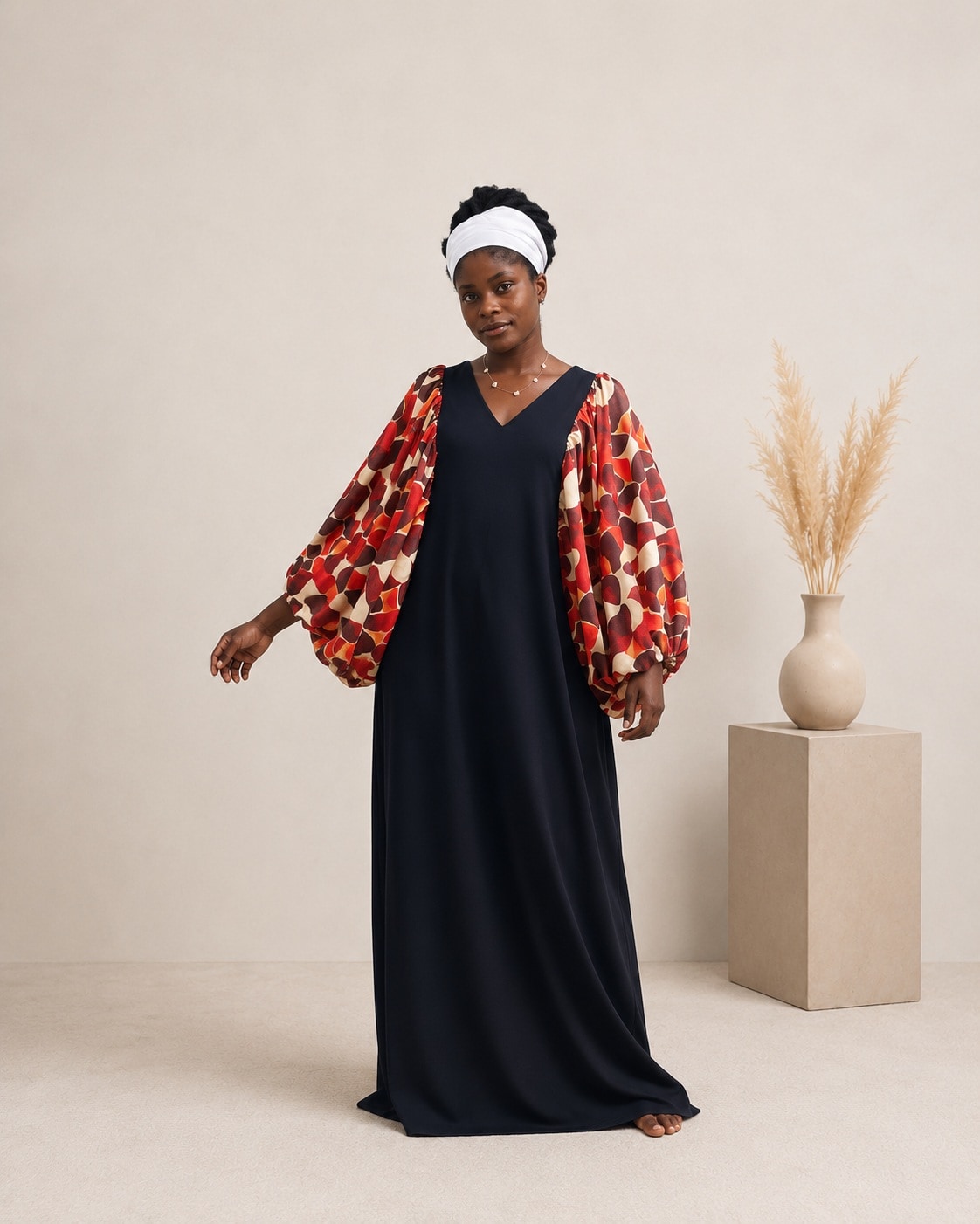 Robe Bleu Nuit N'lin Création, manches bouffantes en mosaïque grenat